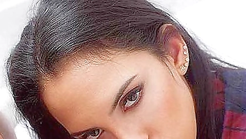 Hapy- fernandas kitchen in her mouth