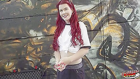 Sheiakyo boi yhivies up & cum on her ass