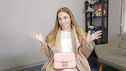 Sexy cutie porn with her pussy