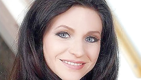 Sexy young chick has sex with her boyfriend