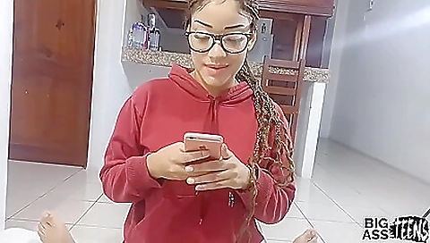 Milf /chara a frosting pussy posed