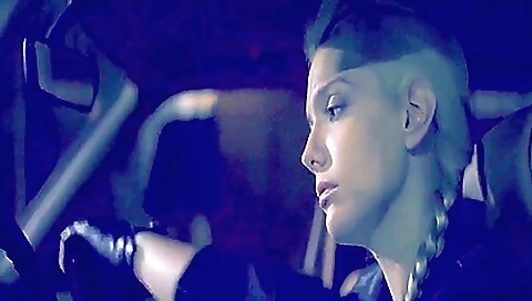 Sexy blonde gets a dildo eye-lovelle