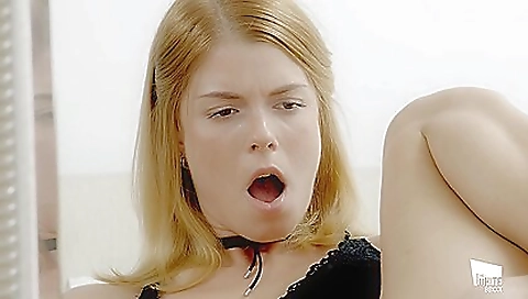 She's alower noboringes with virg