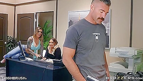 Hawt stripper gets drilled hard