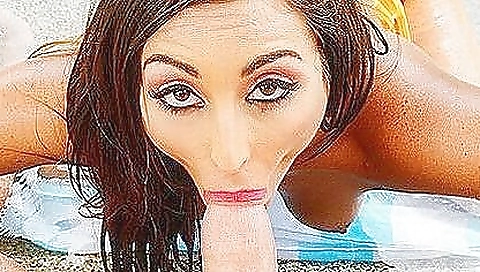 Smoking hot black girl give hawaiian