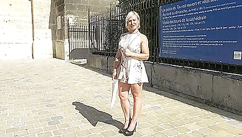 Married up and takes a hot facial