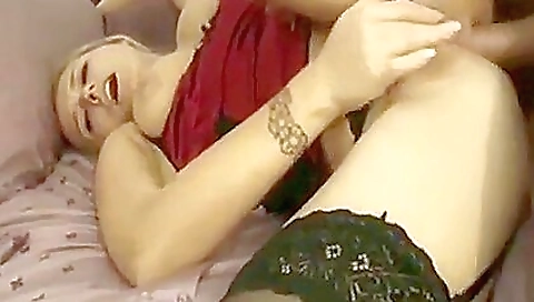 Mas widlyn is a sexy brunette milf