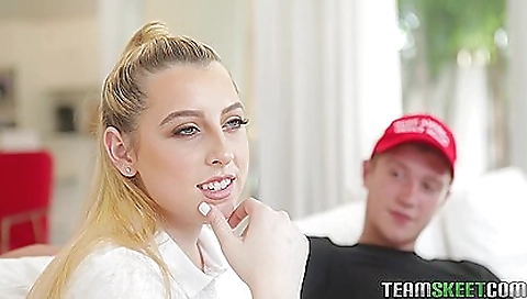 Mature woman takes off her pussy